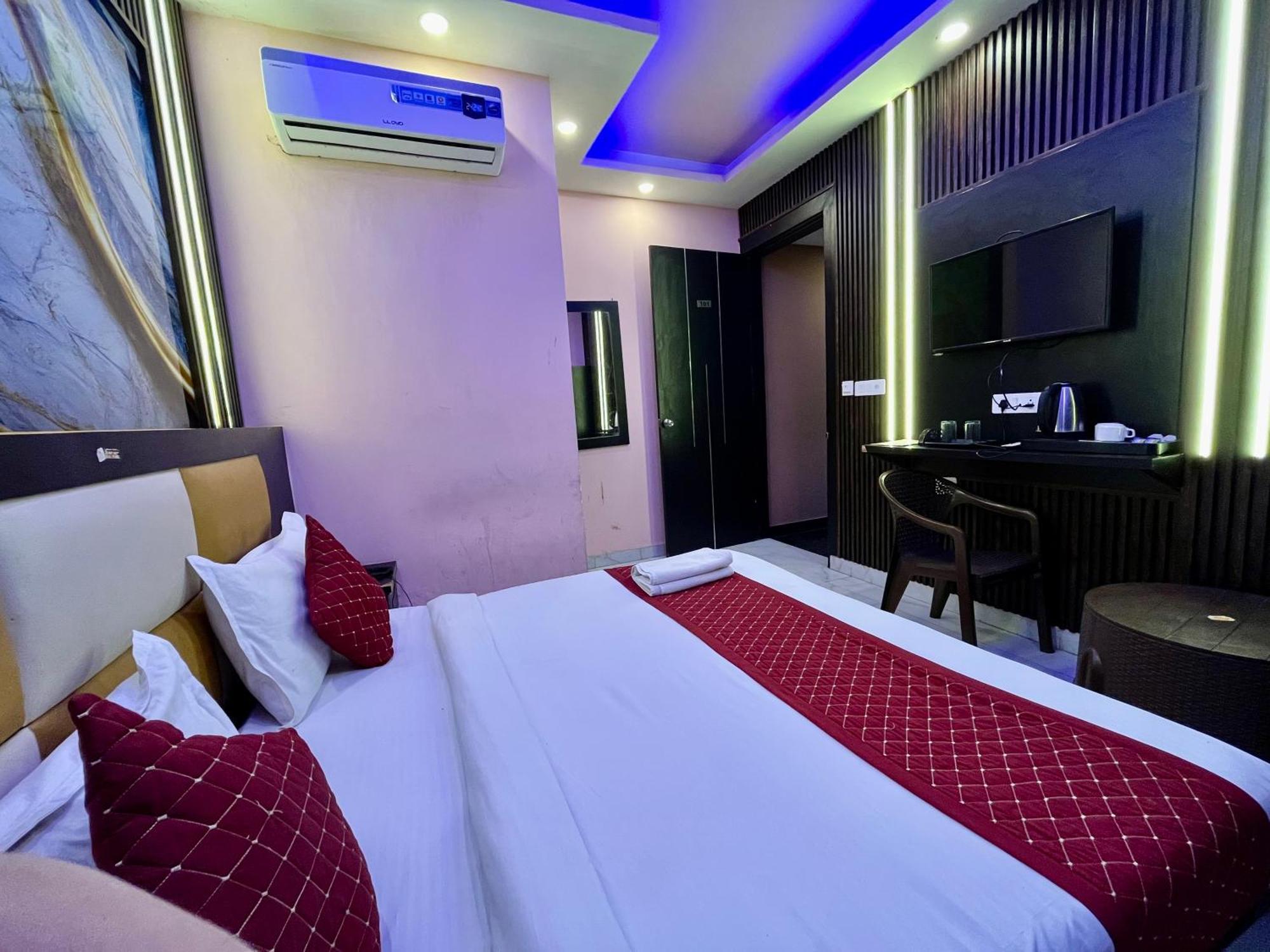 Hotel Jupiter Plaza Delhi Airport Neu-Delhi Exterior foto