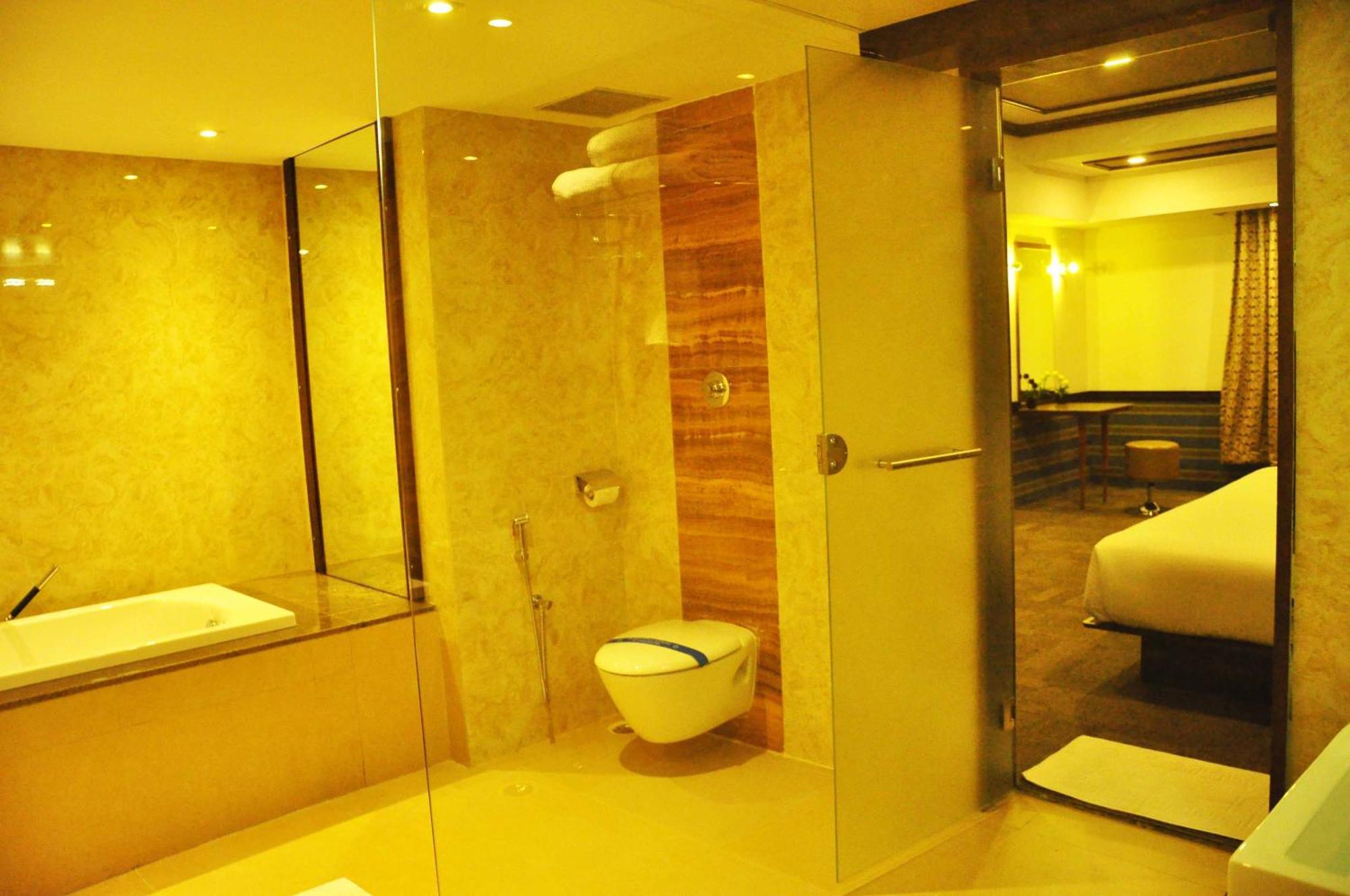 Hotel Jupiter Plaza Delhi Airport Neu-Delhi Exterior foto